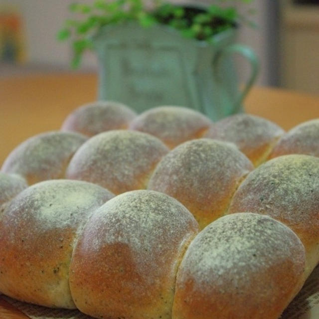 ブラウンシュガーたっぷり♪紅茶のちぎりパン