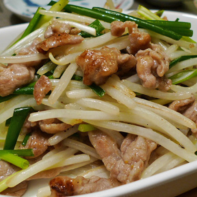 プチ手間かけたシャキシャキもやしと豚肉のからし炒め。