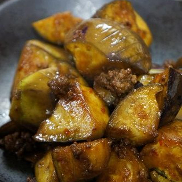 肉みそ調味料がポイント♪茄子のそぼろ味噌炒めのレシピ