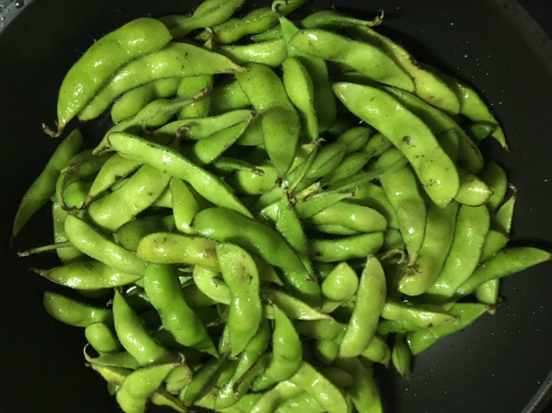 フライパンでふっくら枝豆を作る方法