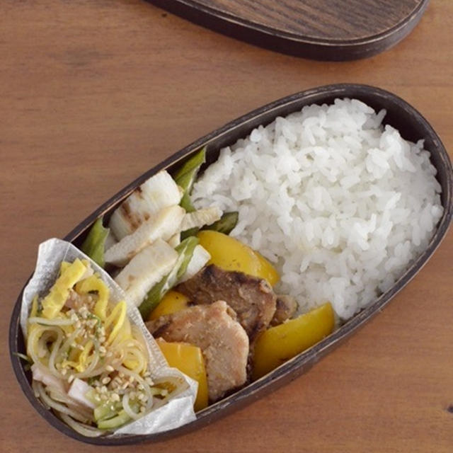 【豚肉の味噌漬け焼き弁当、とマレーシア産の長芋】