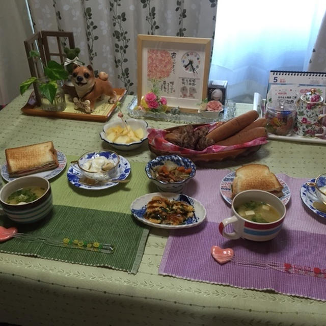 セブンのミニチョコクロワッサンで朝食