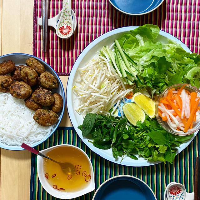 ベトナムの豚肉団子入りつけ麺　ブンチャー(Bun Cha)の作り方