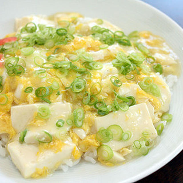 優しい味は眠い味？「豆腐玉子丼」