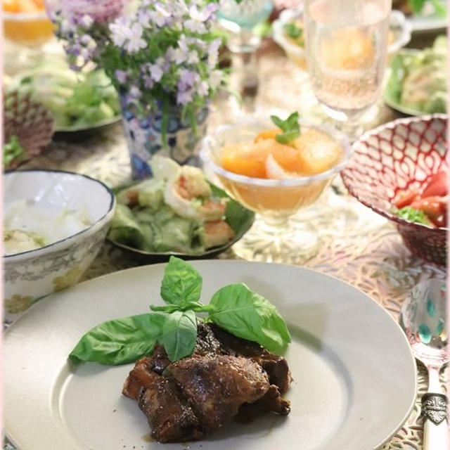【レシピ】やわらかスペアリブステーキ。と　献立。　つぼみの桜で背中が伸びる。