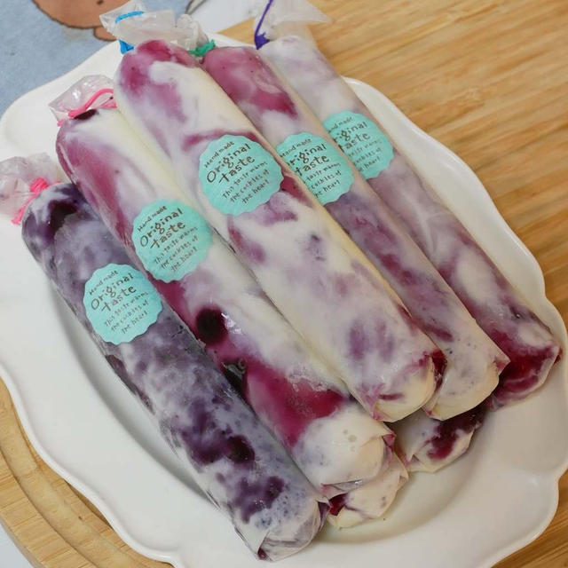 百均の氷棒で作る！ブルーベリーミルクアイスバー
