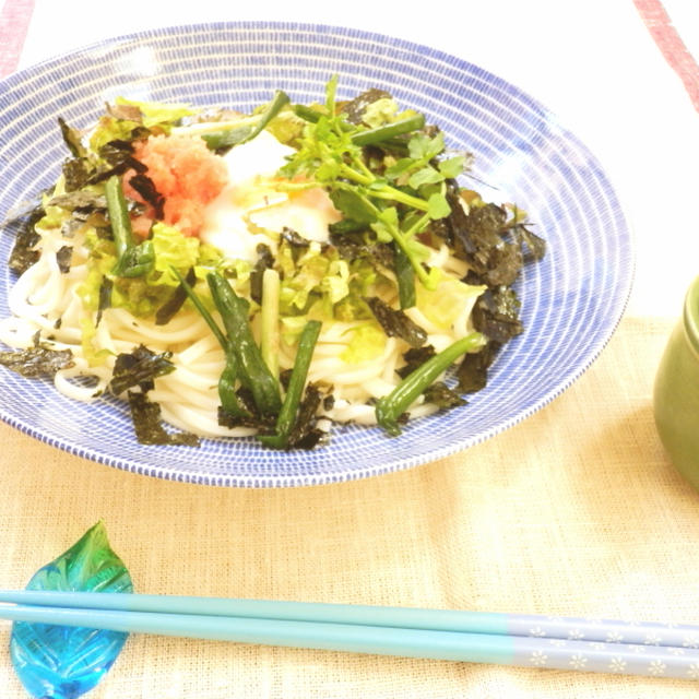 あり合わせでおひるご飯。今年初めての冷しうどん