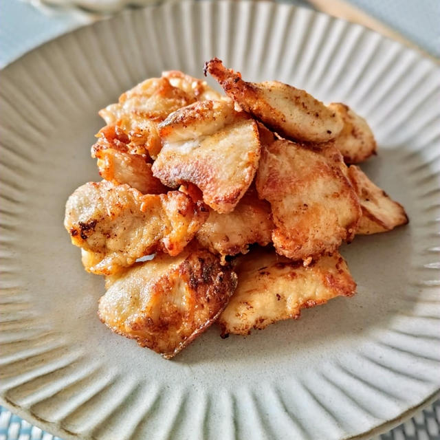 【鶏焼き】焼き鳥じゃなくて、鶏焼きだよ。とり天とから揚げの間かな。