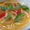 エノキでヌードル感もうま味もかさまし♪　春雨とトマトのトムヤム風スープ