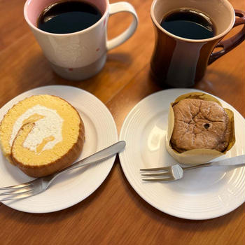 シャトレーゼ　ティラミスシフォン　うみたて卵のふんわりロール