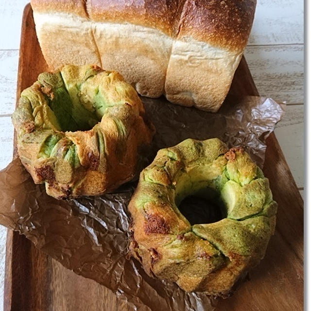 なんちゃってルヴァンのヨーグルト種で作った食パンとイースター