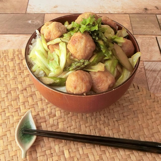 肉団子とキャベツのしそマヨしょう油丼