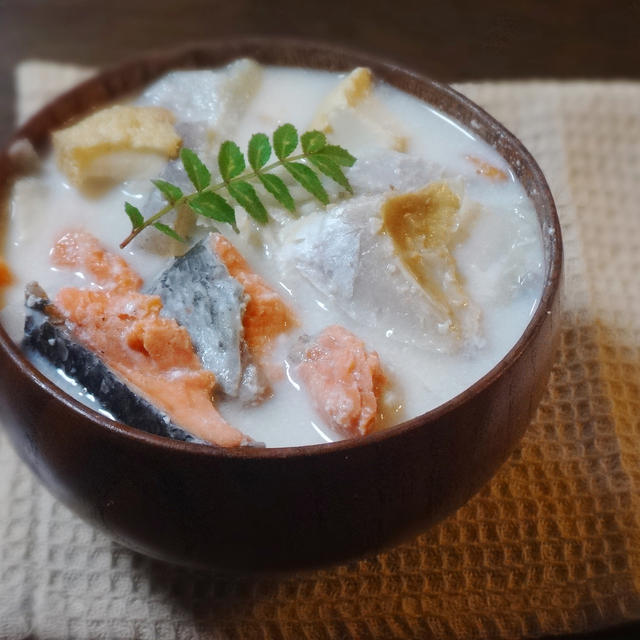 鮭カマでつくった粕汁