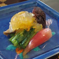夏野菜のジュレがけ、北海道甘海老のリゾット、燻製鰹の手まり寿司ジュレがけとワインのマリアージュ