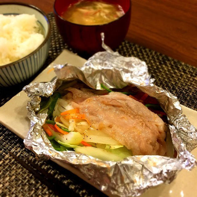 たっぷり野菜と豚生姜のホイル焼き♡懐かしのこち亀