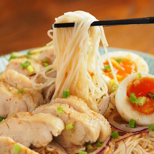 フーディストノート連載、「エスニックゆで鶏そうめん」
