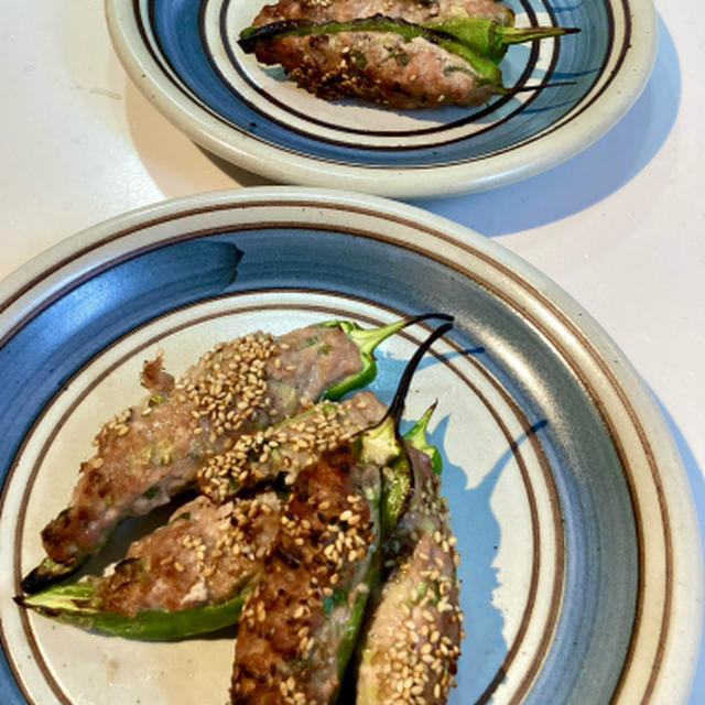 ムリムリ詰めた甘長とうがらし肉詰め