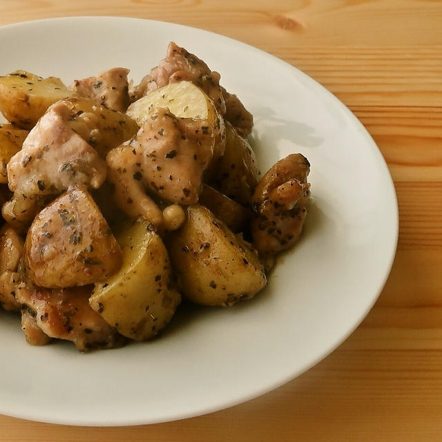 新じゃがいもと鶏もも肉のバジル焼き