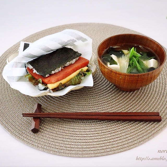 <パパッと♪5分で朝ごはん>握らない！おむすびサンド♡