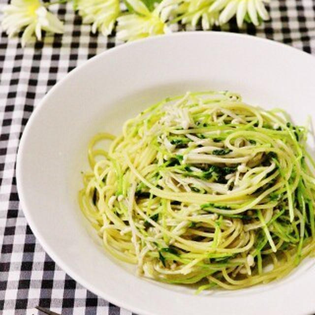 豆苗とえのきのバジルソーススパゲティ