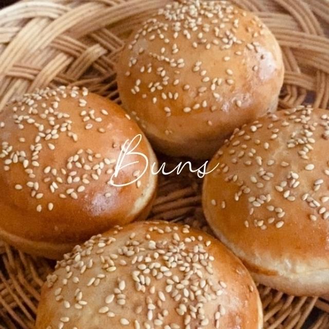 埼玉県産小麦をつかったバンズ。どろぼうトマトケチャップでハンバーガー