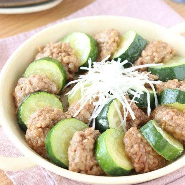 ズッキーニとひき肉の中華風重ね蒸し【#簡単 #時短 #節約 #レンジ #主菜 #クレハタイアップ #PR】