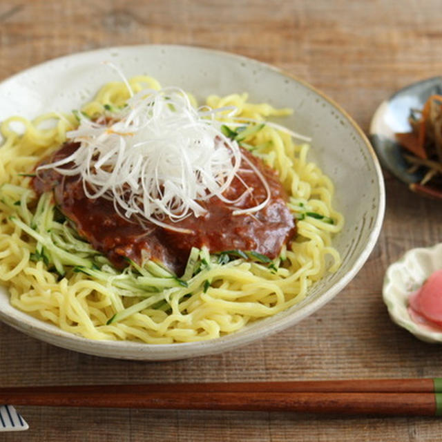 ささっとごはんに、セブンイレブンの麻辣まぜ麺の素