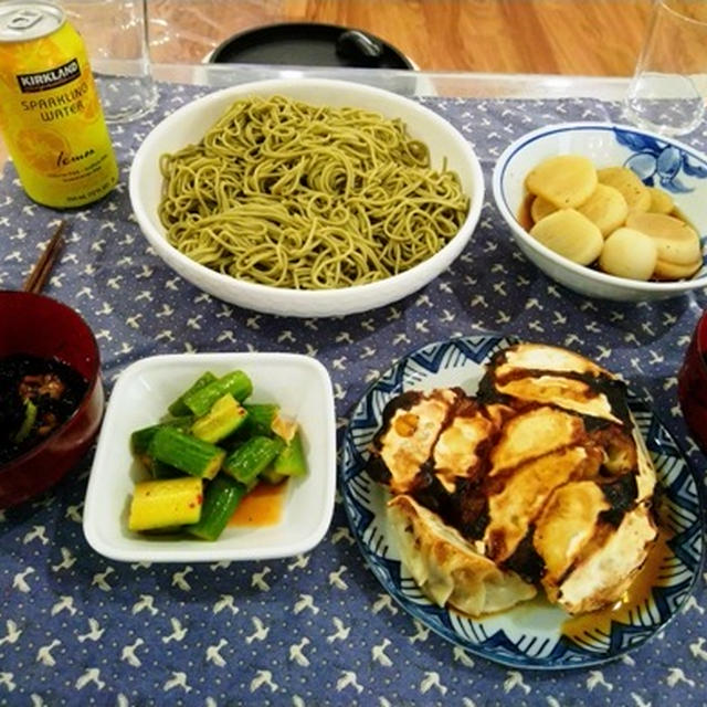 ぎっくり背中 ～ 茶そばと餃子
