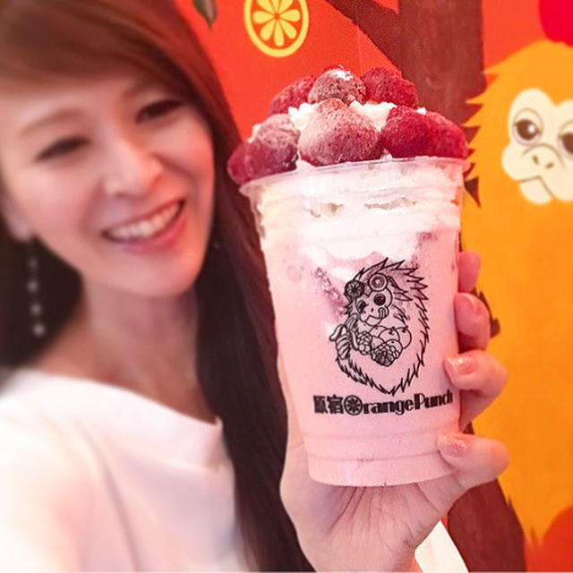 氷が弾ける！炭酸スムージー「原宿オレンジパンチ 」 新商品は「ストロベリー ボンブ！」
