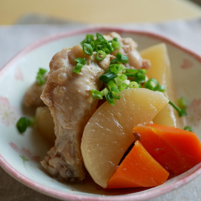 煮物のコツは調味料を入れる順番にあり！鶏肉と大根の煮物♪