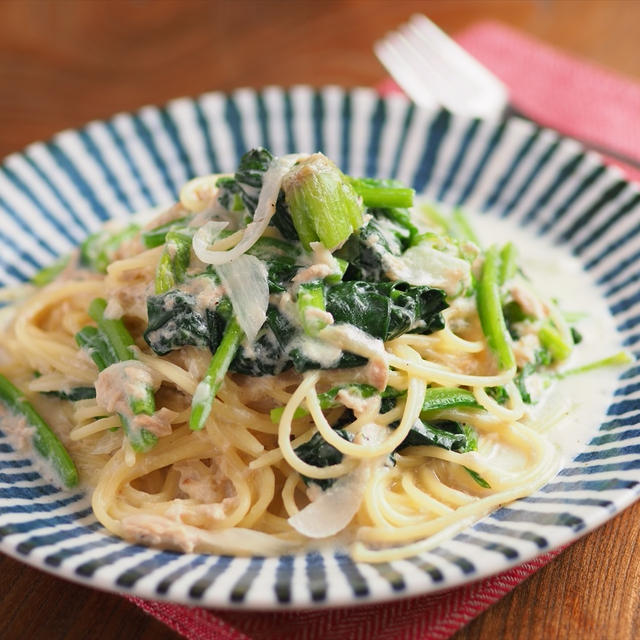 ほうれん草と新玉ねぎ、ツナの牛乳パスタ、牛乳大量消費