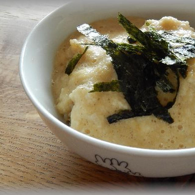 とろろご飯とチキンキャベツ炒め