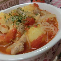 トマトソースを加えるだけ♪　トマト肉じゃが