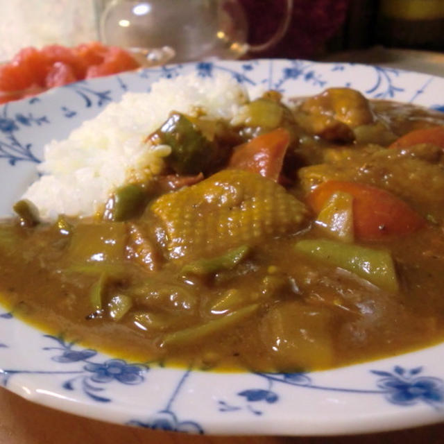 たっぷりトマトで♪夏野菜チキンカレー