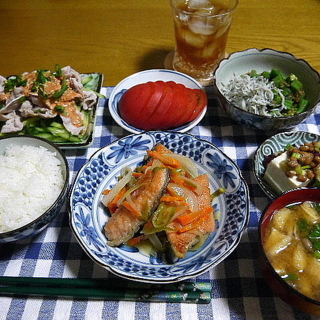 【夕食】さけの南蛮漬け・豚しゃぶ・冷奴納豆乗せ…