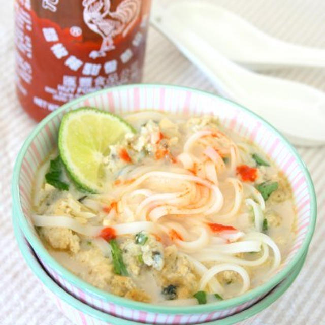 Coconut Lime Noodle Soup with Srirachaスリラチャでピリ辛☆ココナッツライムヌードルスープ