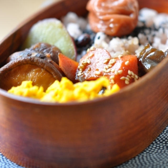 幕の内赤飯弁当。