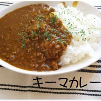 かれ～