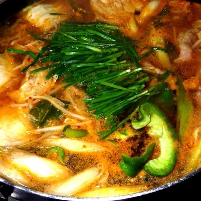 「キムチモツ鍋」