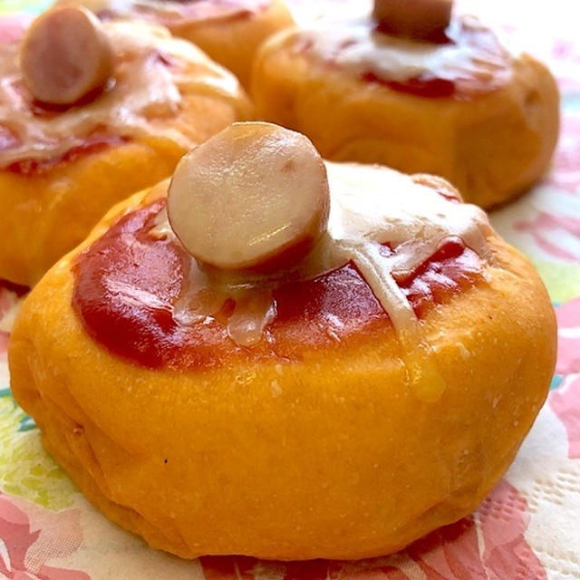 【食育レシピ】トマト嫌いな方も食欲をそそる！トマトジュースで作るトマトウインナーチーズパンレシピ