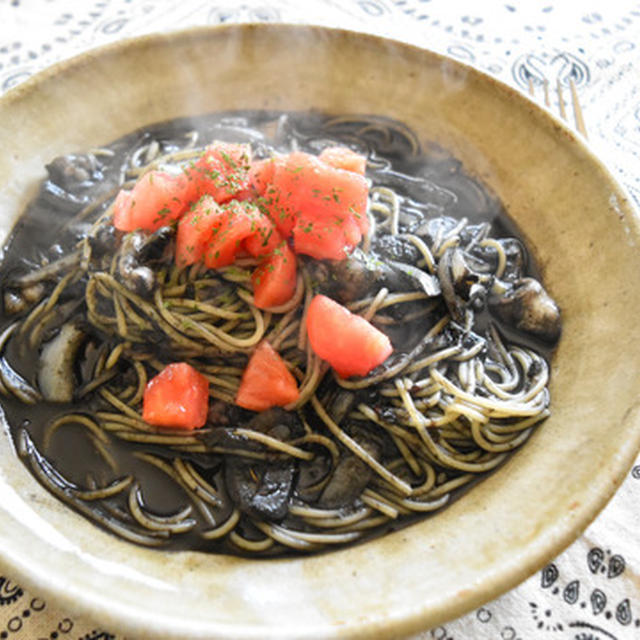 歯が黒くなりにくい？イカスミパスタ。スミイカのスミを使って簡単休日ランチ。