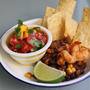 メキシカンなランチは、チポレ・シュリンプ、マンゴサルサ、シナモンの黒豆で！