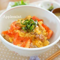 ◆スピードレシピ◆とろとろ卵とトマトとやきとり（缶）のイタリアンな親子丼