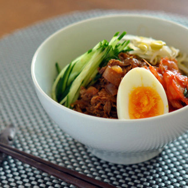 「すき家　牛丼の具」で　ビビン麺