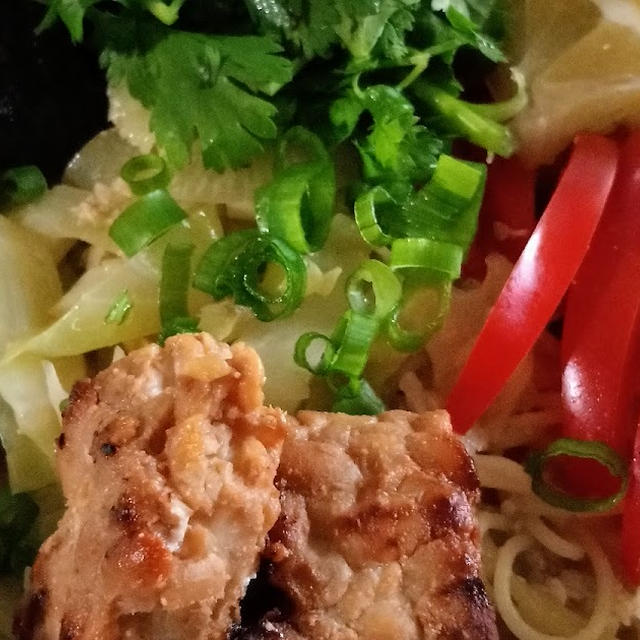 濃厚味噌ラーメンとテンペの味噌漬け焼きと旬の野菜