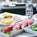 おそとで居酒屋♪ ぐるぐる肉巻きむすび最高～！