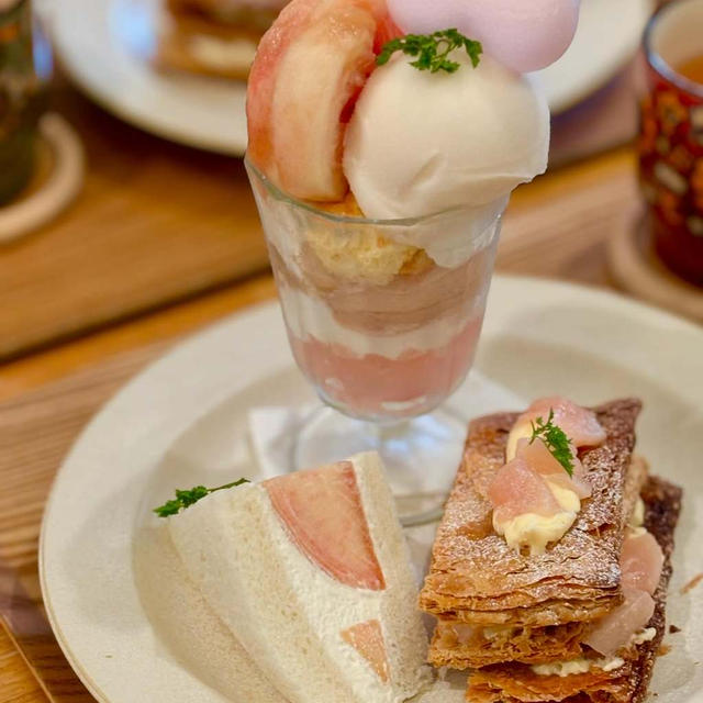 桃のスイーツプレートを食べに行ってきました…