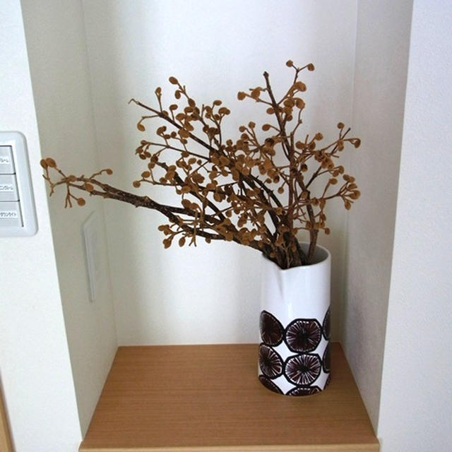 ニッチに飾ってある マリメッコの花瓶 By Qooさん レシピブログ 料理ブログのレシピ満載
