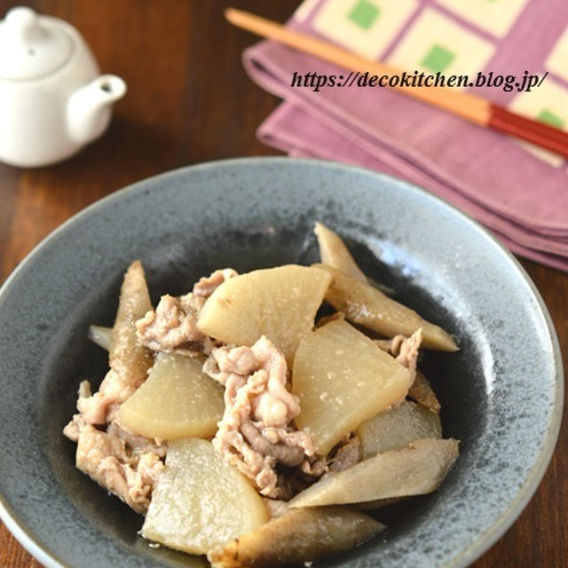 味付けはシンプルに醤油だけ「豚こまと牛蒡と大根の生姜醤油煮」＋久しぶりの外食は屋台のラーメン。