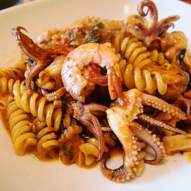 Fusilli allo scoglio rosso
